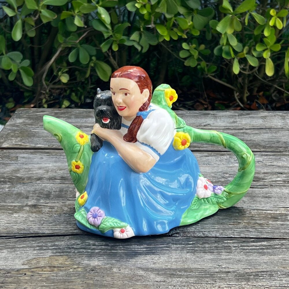 Dorothy and Toto Wizard of OZ Teapot Treasure Craft 2000